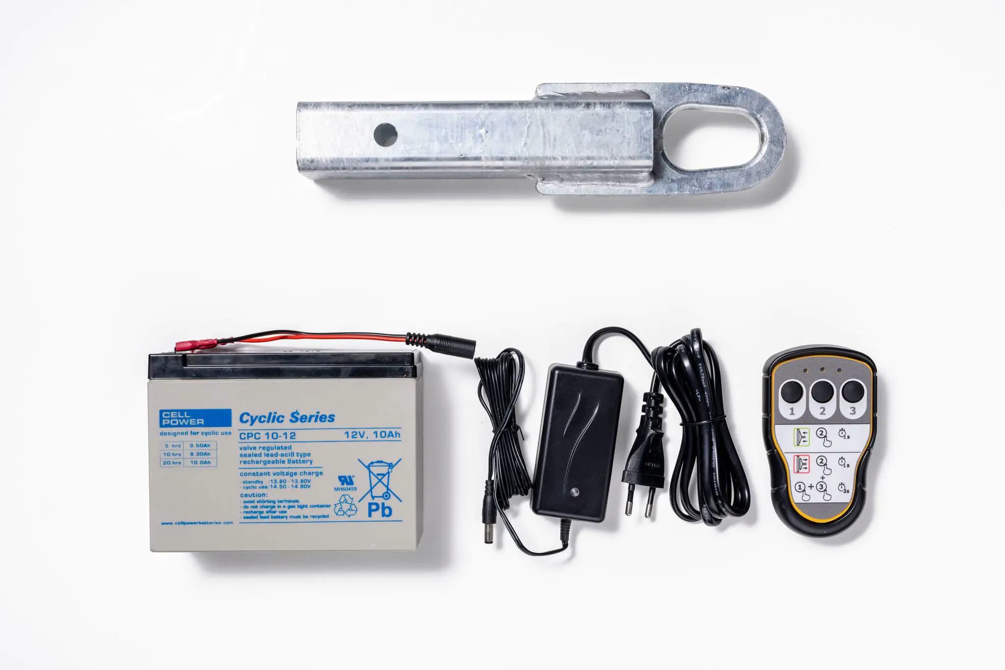 Hoeflon S600 accessories: battery, charger, remote control, and hook.